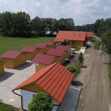 Tomajor Vendeghazak Apartment Tiszaeszlar Екстериор снимка